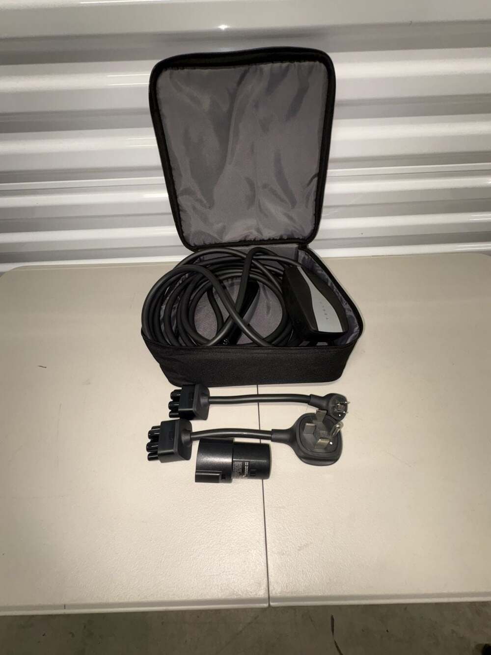Tesla Gen 3 POWERSHARE Mobile Connector EV Charging Station